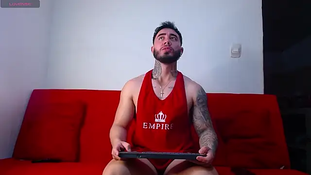 tommyblessd1 online show from September 22, 2025, 6:32 pm