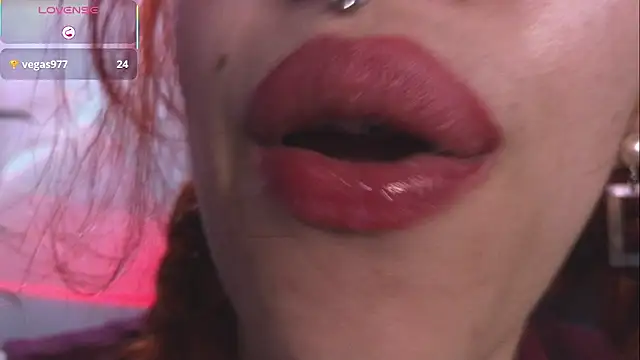 bri von dhara   online show from November 17, 2025, 3:18 pm