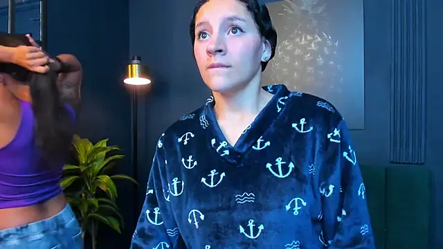 Snapshot of aliceandsia chatting on September 29, 2025, 12:10 pm aliceandsia online show from September 29, 2025, 12:10 pm