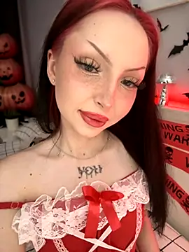 Lina Thornton  online show from October 22, 2025, 8:41 pm