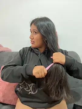 SharaRous online show from October 20, 2025, 11:54 am