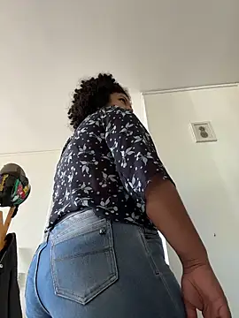 Snapshot of Rizos_hot_official chatting on April 14, 2026, 2:01 pm Rizos hot official online show from April 14, 2026, 2:01 pm