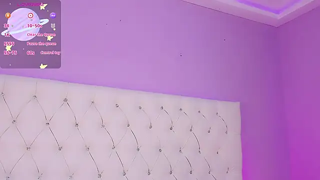 DaniielaV online show from February 2, 2026, 1:43 pm