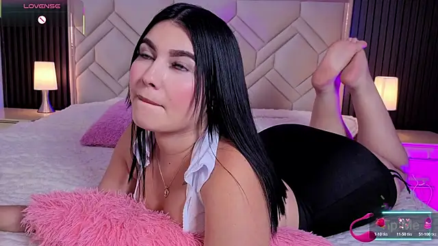 MiaaFarrel online show from February 24, 2026, 7:34 pm