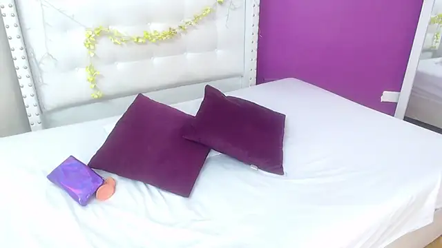 fat naughtyass online show from September 19, 2025, 1:45 pm