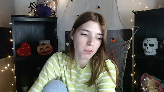 JuiceLips   online show from November 4, 2025, 3:11 pm