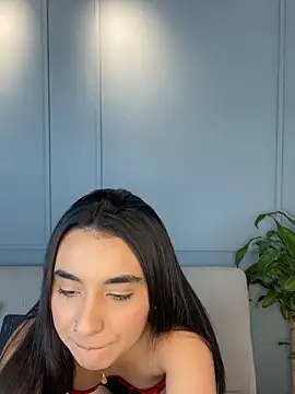 Zafira Montiel online show from November 26, 2025, 8:21 pm