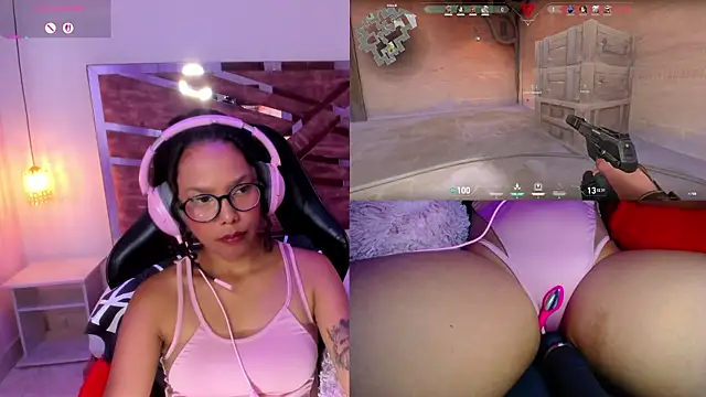 NovaLyn online show from October 8, 2025, 4:43 am