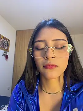 CatadeLuca online show from October 31, 2025, 1:12 pm