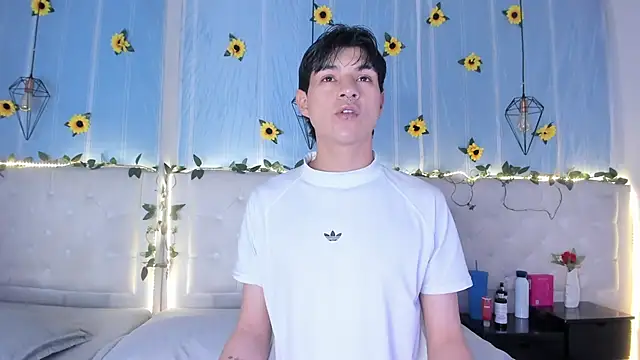 AleAurarashi online show from November 7, 2025, 1:49 am