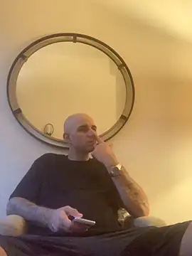 Snapshot of Hothotboyg chatting on November 26, 2025, 12:11 am Hothotboyg online show from November 26, 2025, 12:11 am