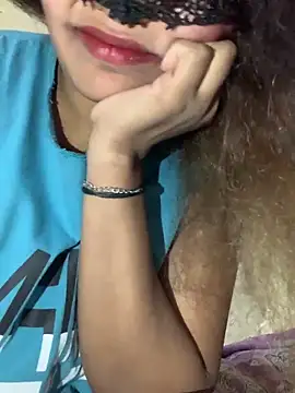 Snapshot of NeoleeLkr chatting on November 7, 2025, 11:21 am NeoleeLkr online show from November 7, 2025, 11:21 am