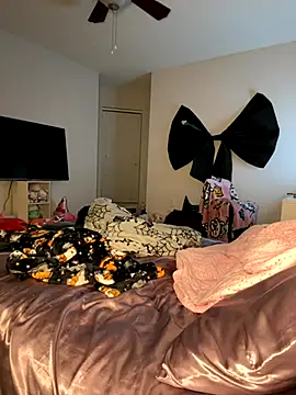 cupcakemia online show from October 7, 2025, 11:24 pm