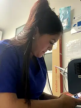 marianm29 online show from December 18, 2025, 6:58 pm