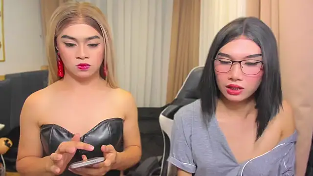 MaxCollins online show from December 18, 2025, 8:15 pm