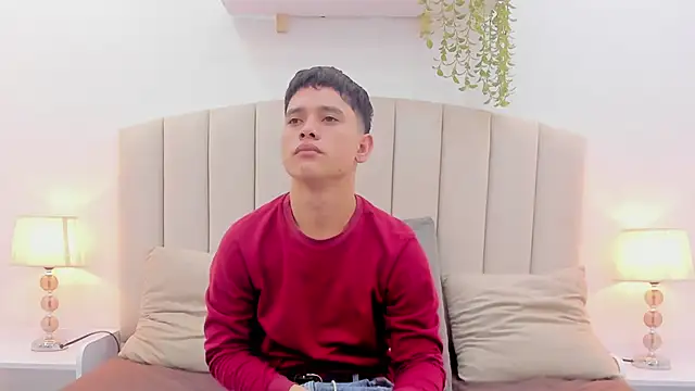 Snapshot of aron_twink66 chatting on September 13, 2025, 1:33 pm aron twink66 online show from September 13, 2025, 1:33 pm