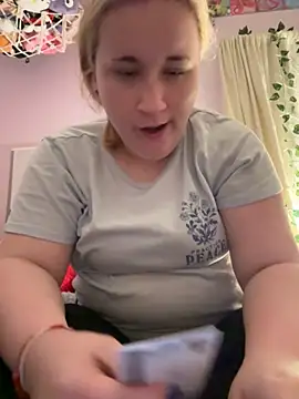 imawhorenslut19 online show from April 9, 2026, 3:06 am