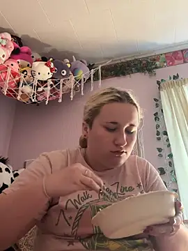 imawhorenslut19 online show from April 28, 2026, 6:57 pm