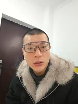 Snapshot of AAASuck chatting on January 17, 2026, 1:27 pm AAASuck online show from January 17, 2026, 1:27 pm