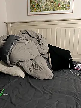 Snapshot of AAASuck chatting on March 1, 2026, 3:47 pm AAASuck online show from March 1, 2026, 3:47 pm