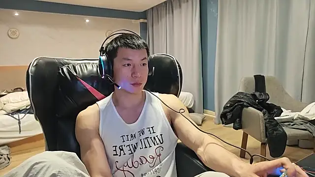 Snapshot of AAASuck chatting on March 31, 2026, 6:08 pm AAASuck online show from March 31, 2026, 6:08 pm