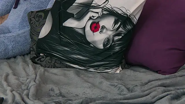 VannyFoxx online show from April 15, 2026, 7:58 pm