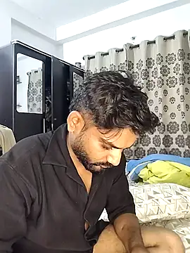 Snapshot of avi007p chatting on June 6, 2026, 5:39 pm avi007p online show from June 6, 2026, 5:39 pm