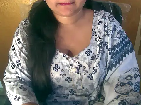 Snapshot of Saniya_K chatting on October 13, 2025, 7:19 am Saniya K online show from October 13, 2025, 7:19 am