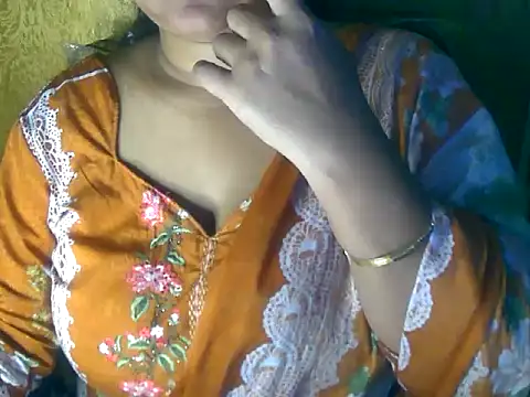Snapshot of Saniya_K chatting on October 16, 2025, 6:53 pm Saniya K online show from October 16, 2025, 6:53 pm