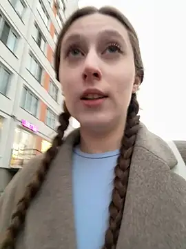 FroggyAnna online show from October 12, 2025, 2:38 pm