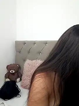 Isbettyche online show from December 16, 2025, 8:47 pm