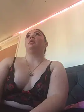 Imogenbabyyy online show from April 24, 2026, 8:28 am