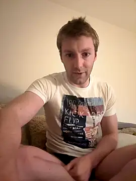 Snapshot of blueblondguy chatting on October 21, 2025, 5:46 pm blueblondguy online show from October 21, 2025, 5:46 pm