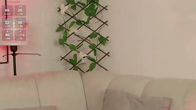 Snapshot of VioletBlacke_ chatting on June 10, 2026, 1:43 pm VioletBlacke online show from June 10, 2026, 1:43 pm