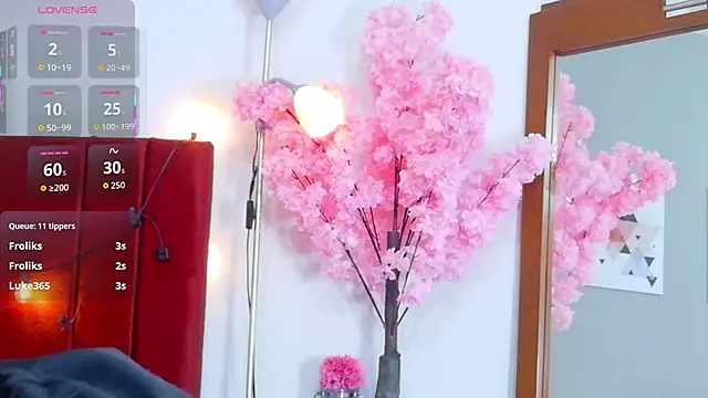 cosplaydate online show from December 19, 2025, 2:29 am