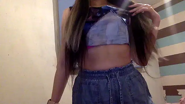 Snapshot of Bellababexox_ chatting on September 15, 2025, 4:34 am Bellababexox online show from September 15, 2025, 4:34 am