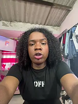 Snapshot of LicyEvans1 chatting on February 10, 2026, 7:40 pm LicyEvans1 online show from February 10, 2026, 7:40 pm