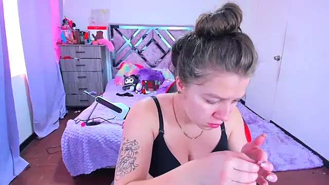 Luna Analya online show from December 22, 2025, 12:24 pm