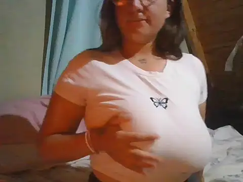 Snapshot of LizaDaki chatting on November 17, 2025, 12:16 am LizaDaki online show from November 17, 2025, 12:16 am