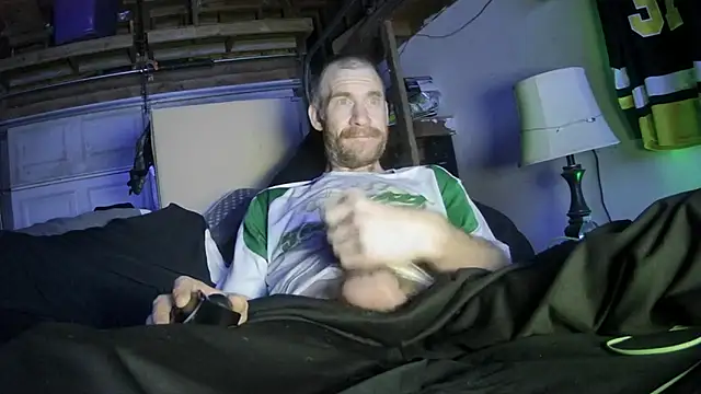 Snapshot of Tiggitytomociti chatting on November 16, 2025, 1:28 pm Tiggitytomociti online show from November 16, 2025, 1:28 pm