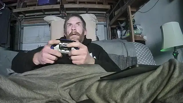 Snapshot of Tiggitytomociti chatting on February 14, 2026, 12:24 pm Tiggitytomociti online show from February 14, 2026, 12:24 pm