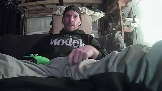 Snapshot of Tiggitytomociti chatting on February 20, 2026, 6:37 am Tiggitytomociti online show from February 20, 2026, 6:37 am