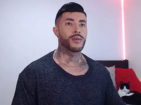 andrea de lucaa online show from November 25, 2025, 2:22 am