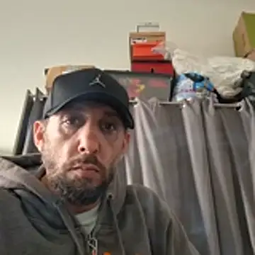 Snapshot of Valen_tinx19cm chatting on February 27, 2026, 2:06 pm Valen tinx19cm online show from February 27, 2026, 2:06 pm