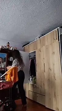 lindasyt online show from April 5, 2026, 7:22 pm