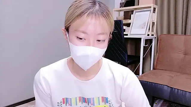 Nana  ch online show from October 10, 2025, 3:49 am