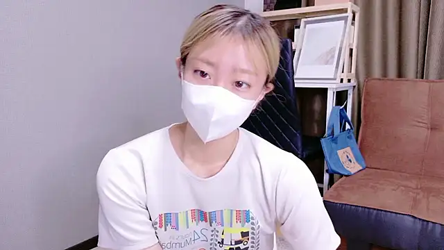 Nana  ch online show from October 15, 2025, 3:39 am