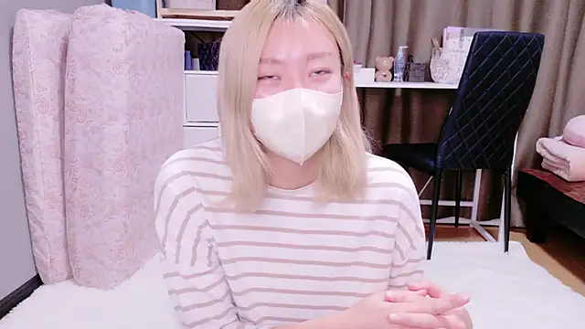 Nana  ch online show from December 2, 2025, 7:25 am