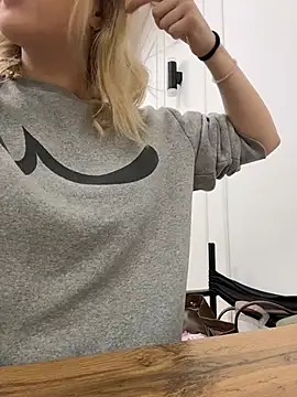 Snapshot of CaitlinSugar chatting on February 1, 2026, 4:33 am CaitlinSugar online show from February 1, 2026, 4:33 am