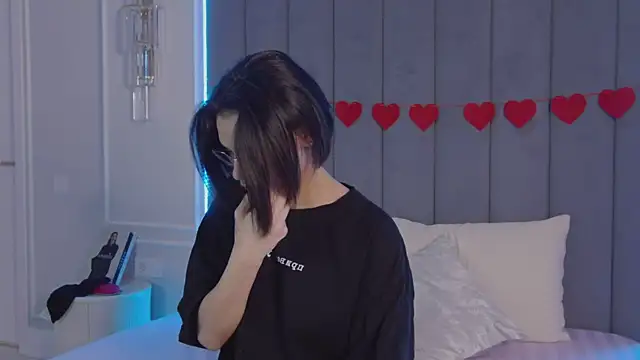 VioletAsh online show from March 10, 2026, 4:50 am